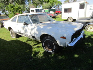 lot 25 image: 1977 Plymouth Road Runner