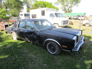 lot 26 image: 1983 Chrysler New Yorker Fifth Ave
