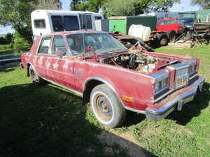 lot 28 image: 1982 Crysler New Yorker Fifth Ave