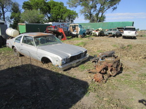 lot 29 image: 1976 Plymouth Volare