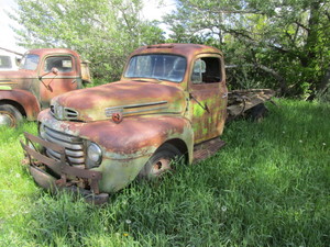 lot 3 image: 1948 Ford F6 Truck