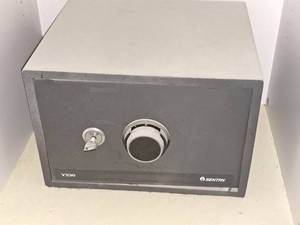 lot 306 image: Sentry Safe V530 with Key