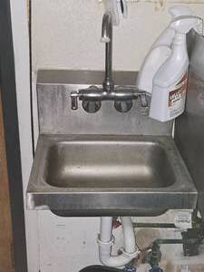 lot 320 image: Sink with Faucet Fixtures