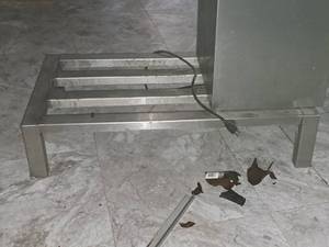 lot 326A image: Metal Shelf