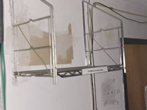 lot 327 image: Wall-Mount Wire Shelf