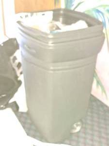 lot 333 image: Rubbermaid Rolling Garbage Can