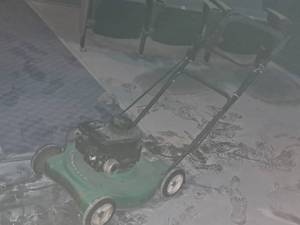 lot 352 image: MTD Lawnflite 3.5-HP 20 Briggs & Stratton Push Assist Lawn Mower 112-030R304