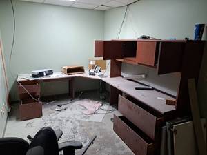 lot 363 image: Office Desk  L-Shape