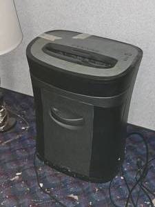 lot 376 image: Paper Shredder OM02750