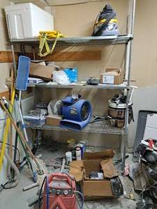 lot 389 image: Wire Storage Rack