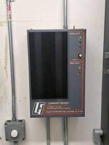 lot 32 image: LFI Luminary Series Single Dimmer Automatic Theatre Incandescent Industrial Lighting Control