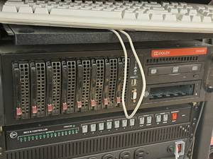 lot 33 image: Rack-Mount Server DSS200