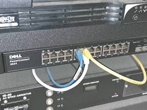 lot 35 image: Dell PowerConnect Rack-Mount 2824