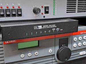 lot 39 image: USL Inc Rack-Mount Digital Audio Converter DAX-602