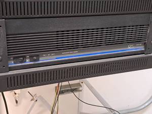 lot 42 image: QSC Rack-Mount Professional Stereo Amplifier 1400