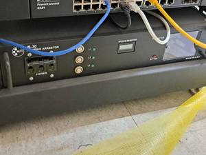 lot 49 image: MiT Rack-Mount AC Spike Arrestor IS-30