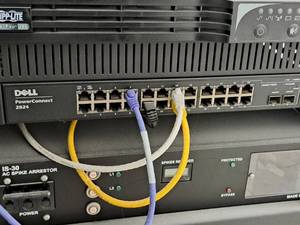 lot 65 image: Dell PowerConnect Rack-Mount 2824