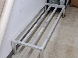 lot 154 image: Kel Max Equipment NSF Aluminum WorkStorage Platform