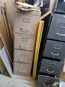 lot 189 image: Metal File Cabinet 4-drawer