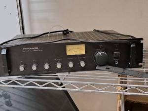 lot 216 image: Pyramid 200W P.A.  Amp PA-305