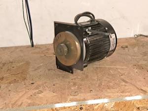 lot 224 image: Bodine Electric Co 18-HP Electric Motor