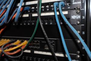 lot 103 image: Tripp-Lite Rack-Mount Power Connect