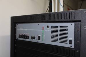 lot 113 image: Rack-Mount Six Channel Monitor CM-35