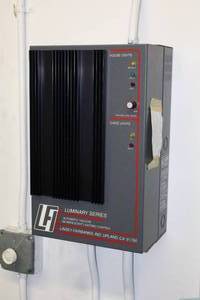 lot 140 image: LFI Luminary Series Single Dimmer Automatic Theatre Incandescent Industrial Lighting Control