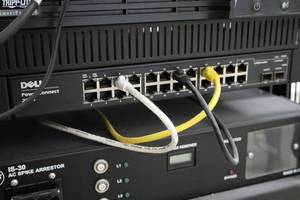lot 143 image: Dell PowerConnect Rack-Mount 2824