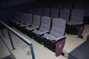 lot 450 image: Lot of (14 Seats) Theatre Seating 2-Rows