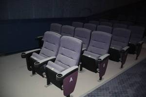 lot 454 image: Lot of (17 Seats) Section Seating