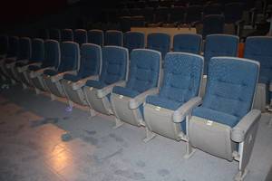 lot 511 image: Lot of (22 Seats) Theatre Seating 2-Rows
