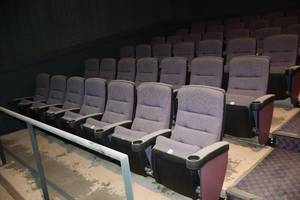 lot 534 image: Lot of (14 Seats) Theatre Seating 2-Rows
