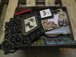 lot of decor...