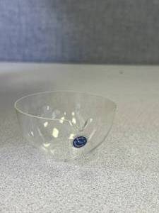 lot 2 image: 23 - 80ml Evaporating Dishes Made in GERMANY