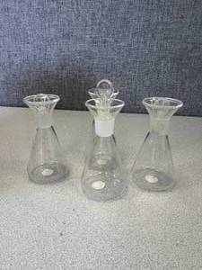 lot 14 image: 4 - 125ml Erlenmeyer Flask With Funnel Tops (USED) (ONLY 3 Tops)