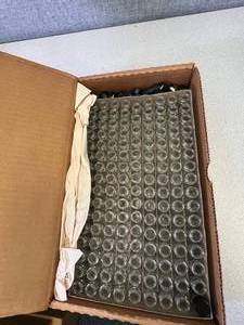 lot 25 image: 144 - Screw Cap Vials 3 Dram Short Style, 19 x 65mm