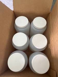 lot 37 image: 6 - 2000cc VWR International Bottles With Screw Caps
