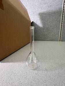 lot 41 image: 120 - 25ml Volumetric Flasks Made in Japan