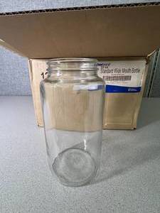 lot 60 image: 11 - 32oz. Standard Wide Mouth Bottles Fisherbrand