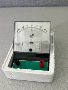 lot 64 image: Physics Ammeter 35-35