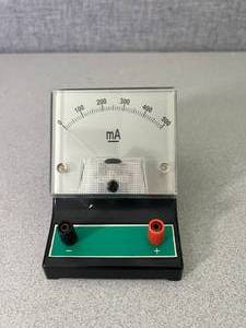 lot 65 image: Physics Ammeter 0-500