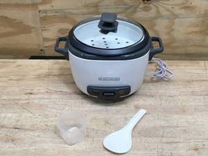 lot 42 image: BLACKDECKER 16-Cup Rice Cooker Model # RC516