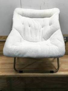 lot 93 image: Fuzzy Folding Chair