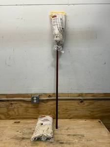 lot 160 image: RUBBERMAID 1785057 60 Loop End Mop with #24 Mop Refill
