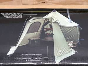 lot 181 image: Cabelas Ultimate Alaknak Vestibule