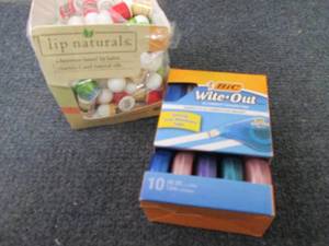 lot 138 image: Pack of Small Lip Balms,10 Bic Wite...