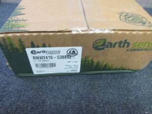 lot 139 image: 500 ct Earth Sense 7-10 Gallons 24x...