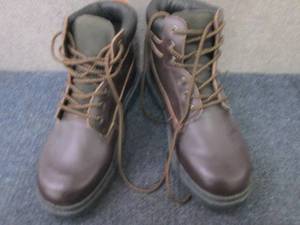 lot 206 image: Size 41 Low Boots...