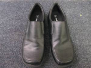 lot 207 image: Size 3 Smart Fit Shoes...